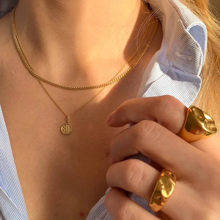 tähtikuvio kaksoset riipus  9 karaatin kultaa - Gold Collection