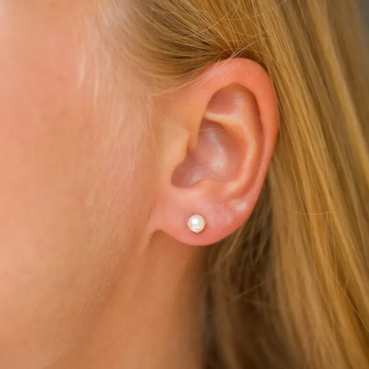 5 mm pyöreitä helmikorvakorut  9 karaatin kultaa - Gold Collection