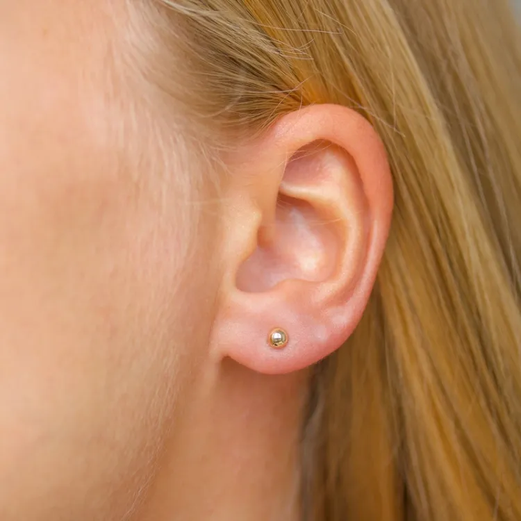 4 mm nappikorvakorut 9 karaatin kultaa - Gold Collection