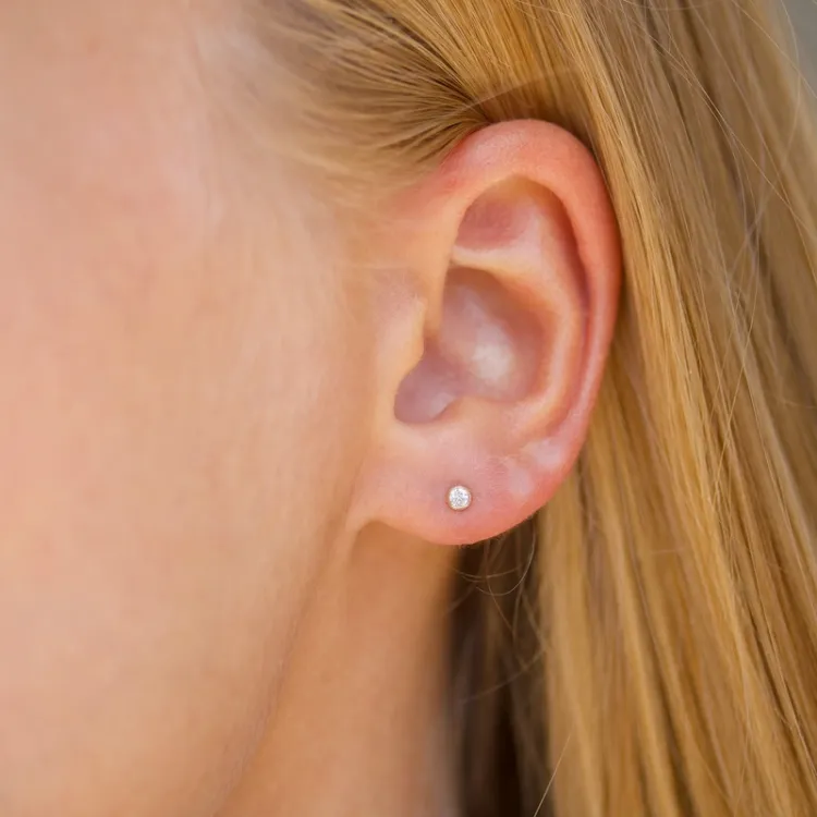 2,5 mm pyöreä helix läpitunkeva 9 karaatin kultaa kanssa zirkoni - Gold Collection