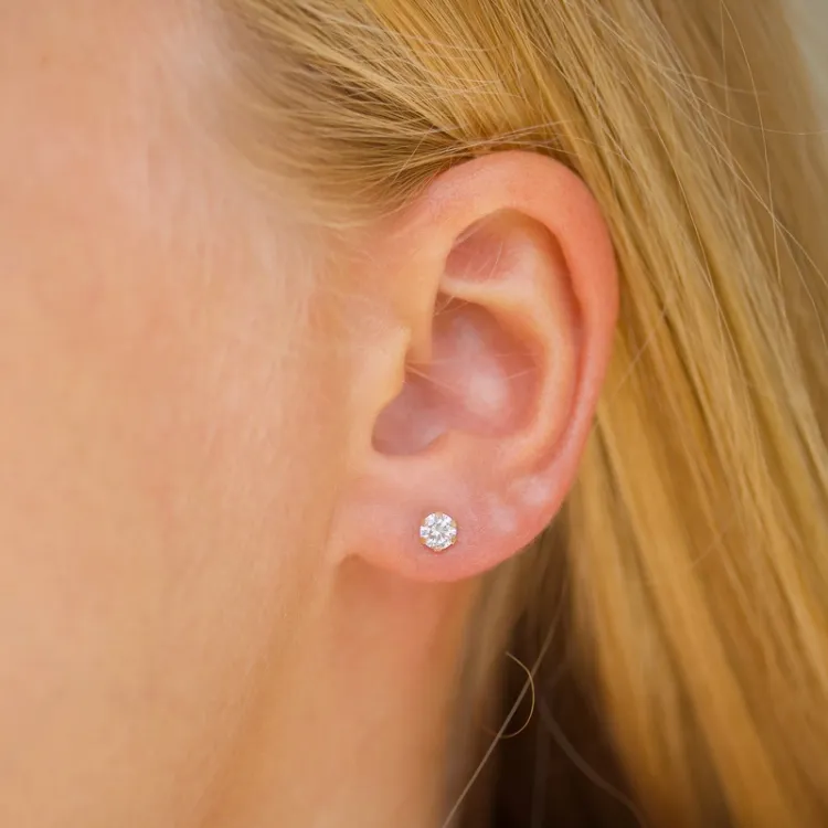 4 mm nappikorvakorut 9 karaatin kultaa kanssa zirkoni - Gold Collection