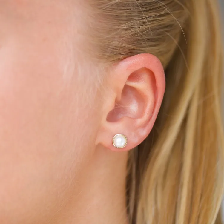 5,5 mm helmi nappikorvakorut 9 karaatin kultaa - Gold Collection