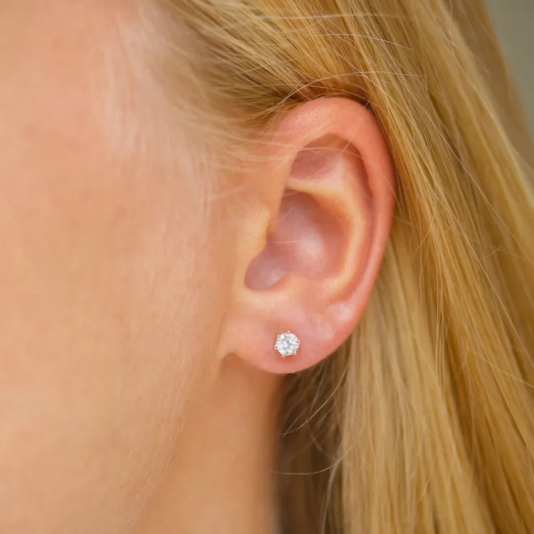 4 mm zirkoni nappikorvakorut 9 karaatin kultaa kanssa zirkoni - Gold Collection