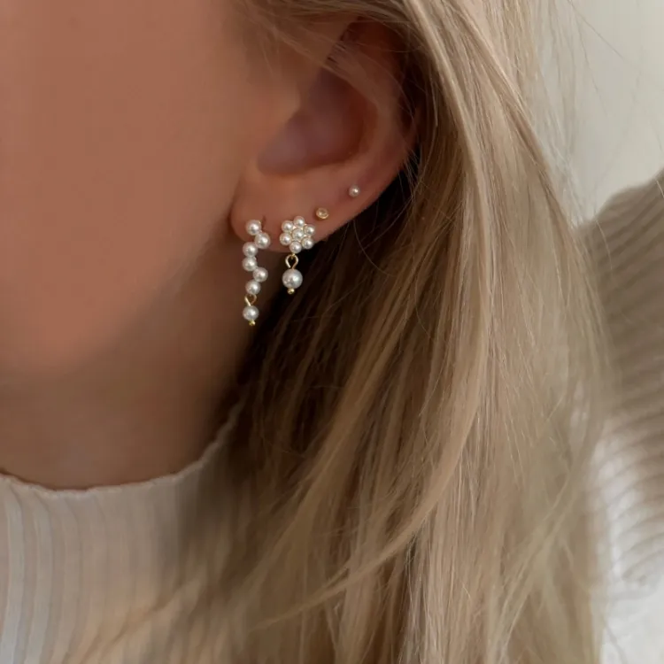 2 mm Nava Lily Petite helmi nappikorvakorut  kullattua hopeaa