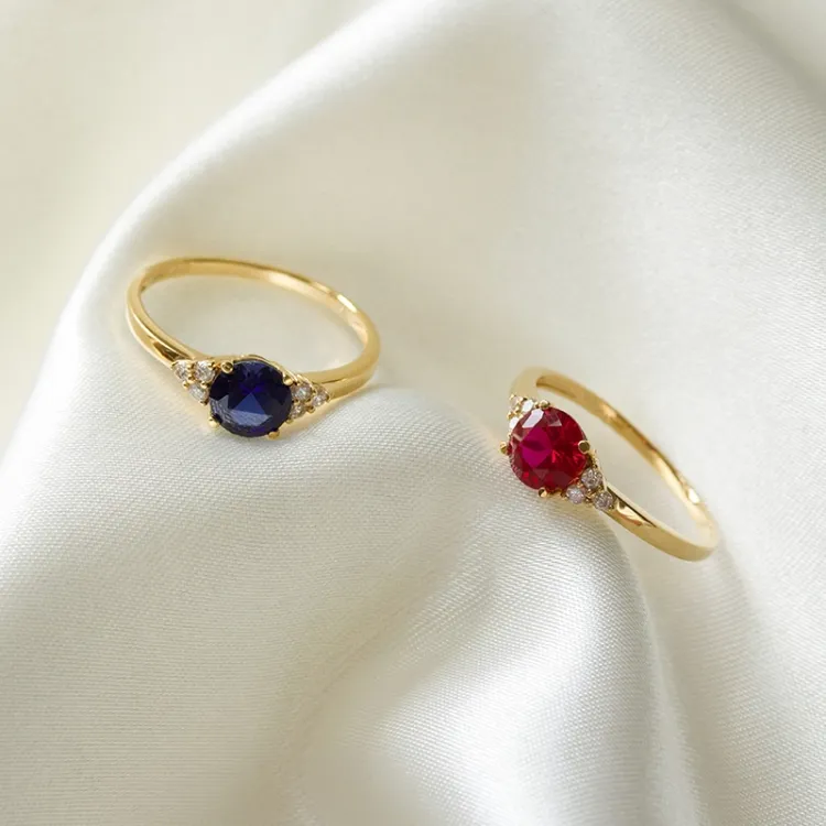 punainen rubiini sormus 9 karaatin kultaa - Gold Collection