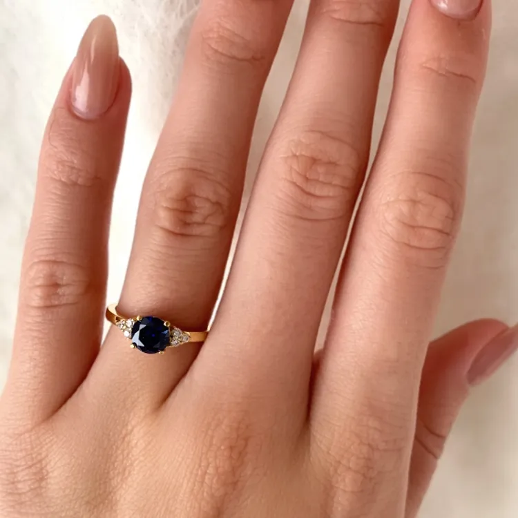 sininen synteettinen safiiri sormus 9 karaatin kultaa - Gold Collection