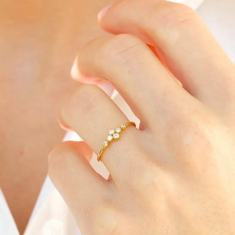 valkoinen zirkoni kultasormus 9 karaatin kultaa - Gold Collection