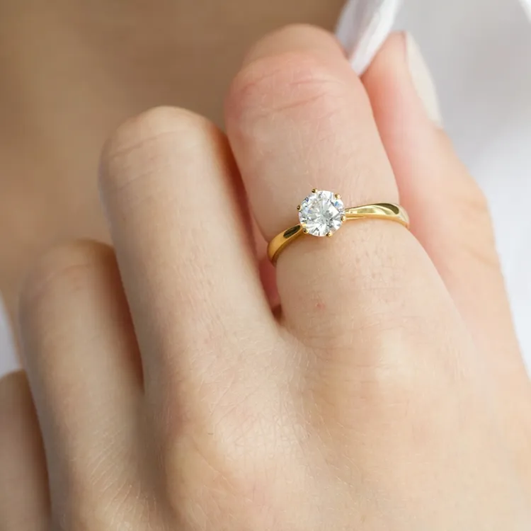 kultaa renkaat: solitaire-sormus 9 karaatin kultaa - Gold Collection