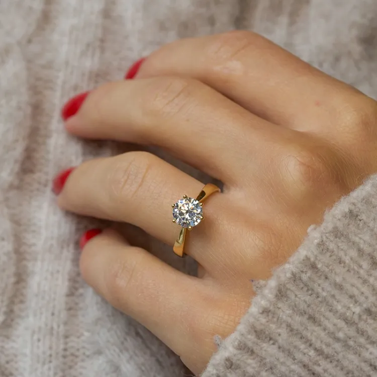 kultasormus solitaire-sormus 9 karaatin kultaa - Gold Collection
