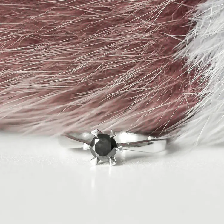 0,50 ct musta timantti solitaire-sormus 14 karaatin valkokultaa 0,50 ct