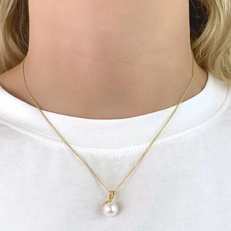 helmi riipus  9 karaatin kultaa - Gold Collection