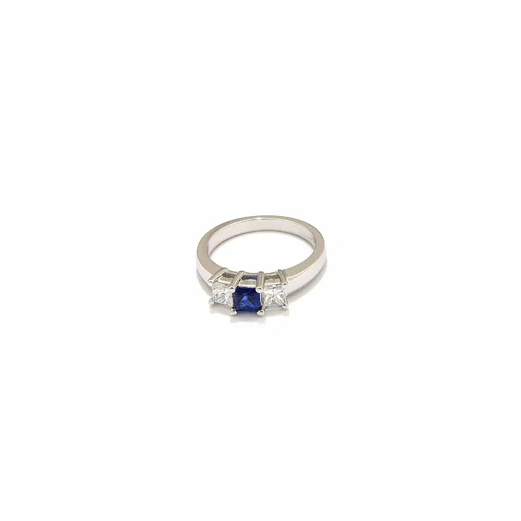 neliskulmainen safiiri sormus 14 karaatin valkokultaa 0,52 ct 0,36 ct
