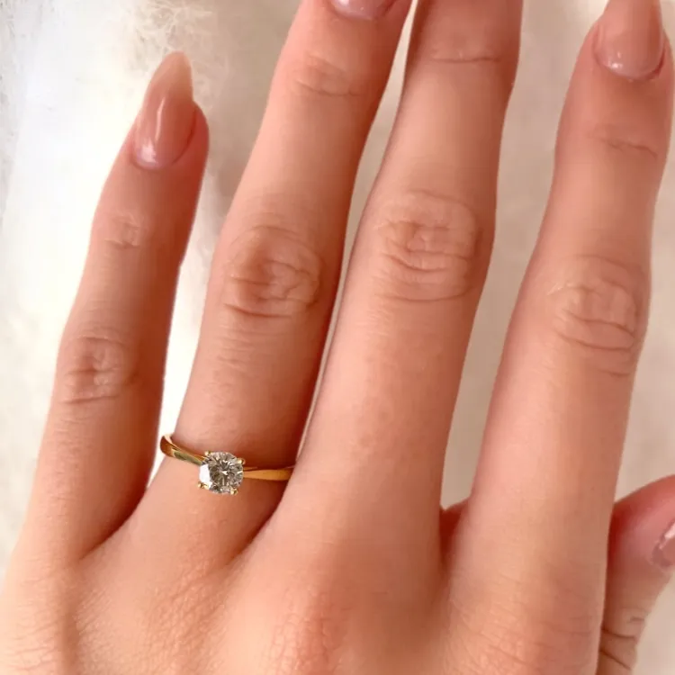 solitaire-sormus 9 karaatin kultaa - Gold Collection