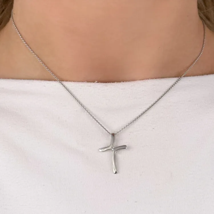 Risti timantti riipus 14 karaatti valkokultaa 0,03 ct