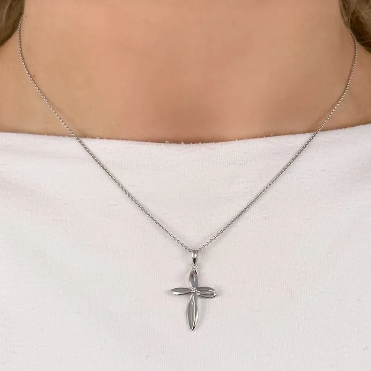 risti riipus 14 karaatti valkokultaa 0,03 ct