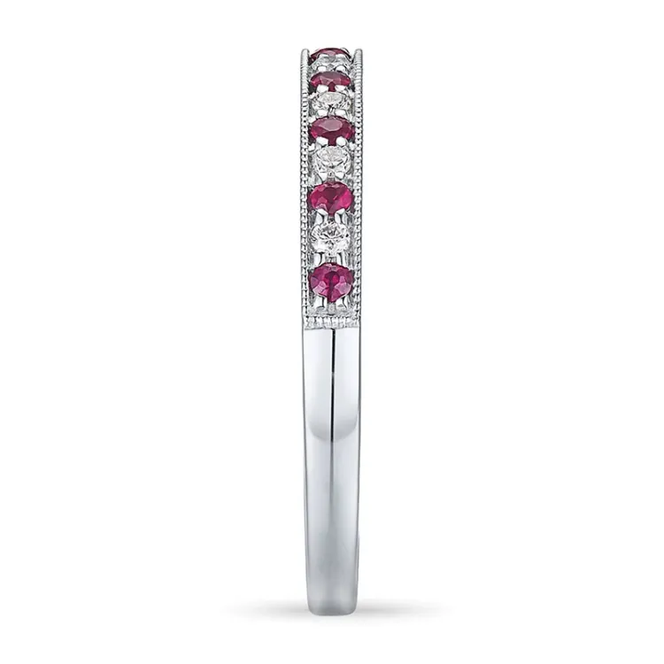 punainen rubiini sormus 14 karaatin valkokultaa 0,08 ct 0,17 ct
