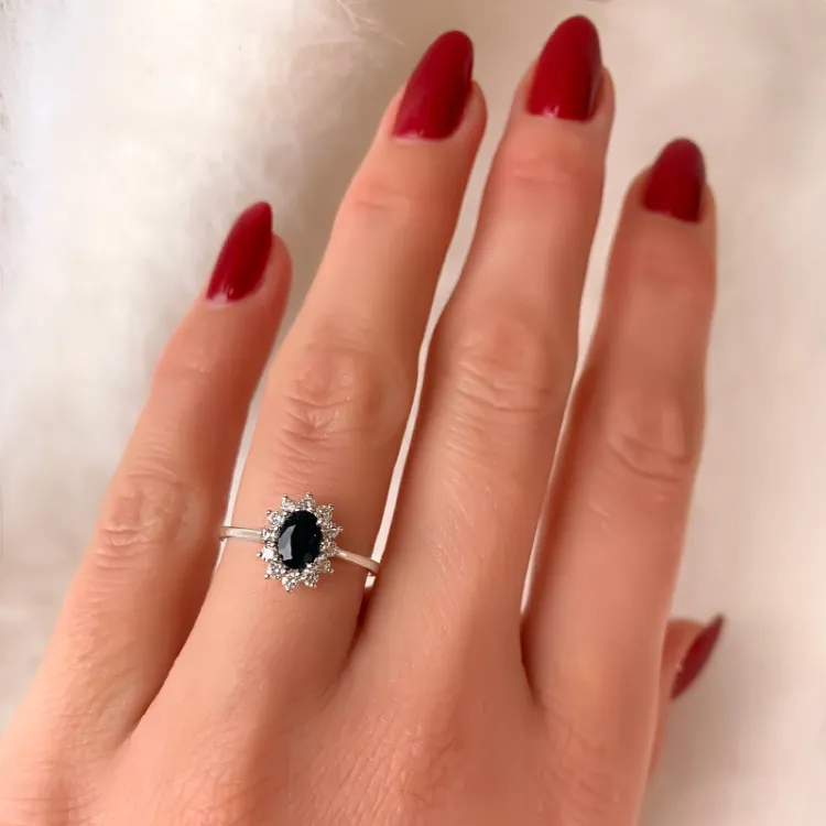 safiiri ruusukesormus 14 karaatin valkokultaa 0,26 ct 0,65 ct