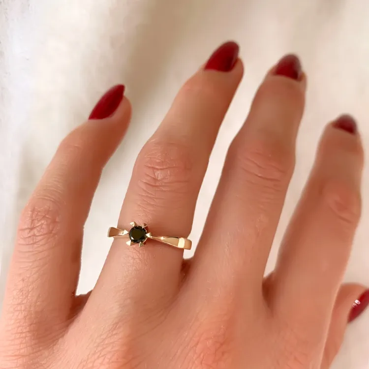 0,20 ct musta timantti solitaire-sormus 14 karaatin kultaa 0,20 ct