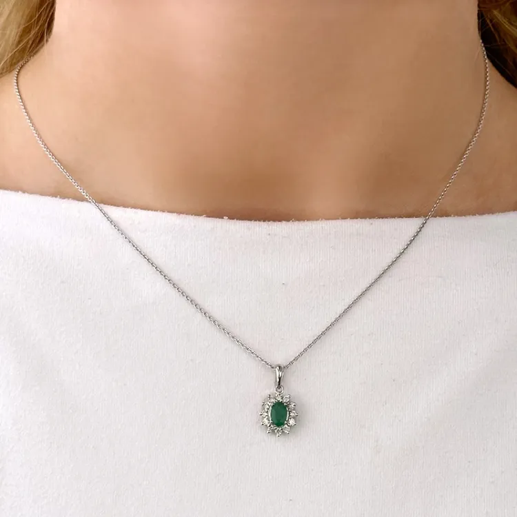 Ruusukeriipus 14 karaatti valkokultaa 0,26 ct 0,46 ct