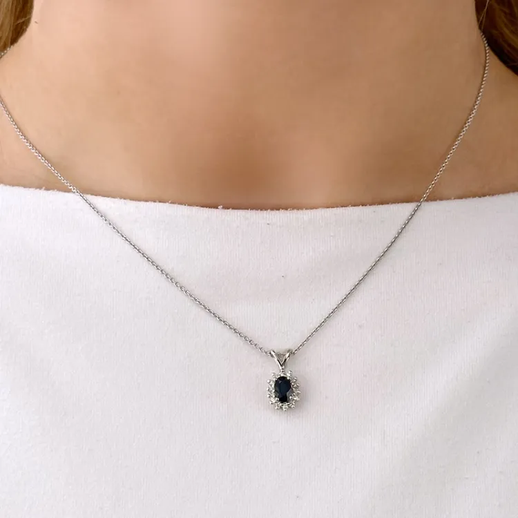 Ruusukeriipus 14 karaatti valkokultaa 0,14 ct 0,65 ct