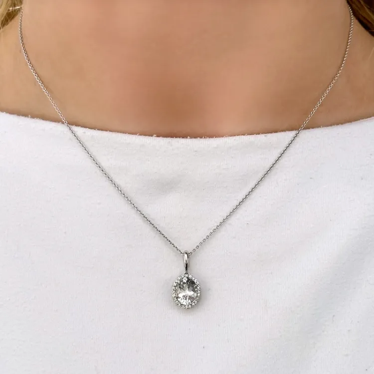 ovaali kvartsi timanttiriipus 14 karaatti valkokultaa 0,12 ct 2,0 ct