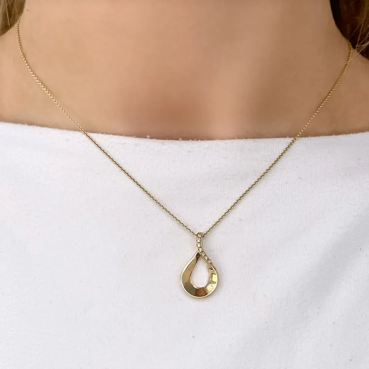 briljantti riipus 14 karaatti kultaa 0,04 ct