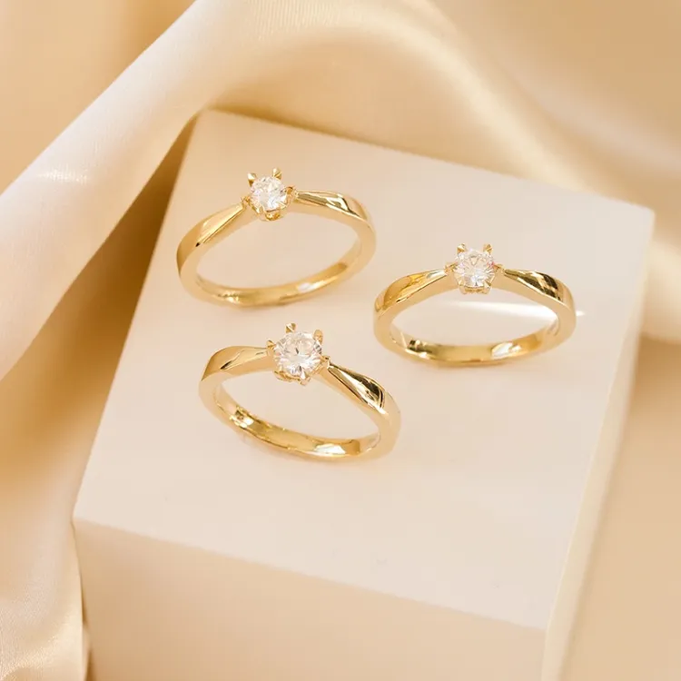 4,7 mm zirkoni solitaire-sormus 9 karaatin kultaa