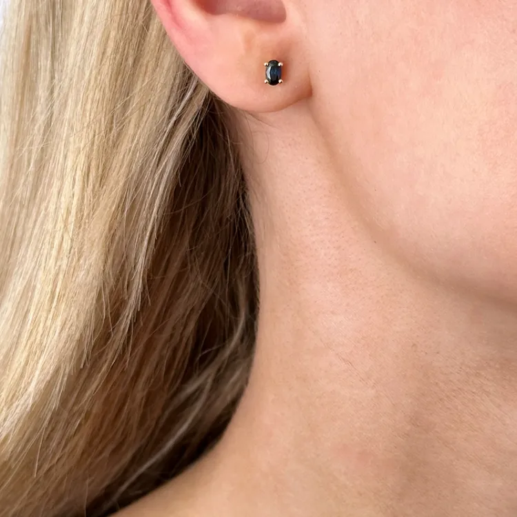 2 x 0,35 ct sininen safiiri nappikorvakorut 14 karaatin kultaa kanssa safiiri 