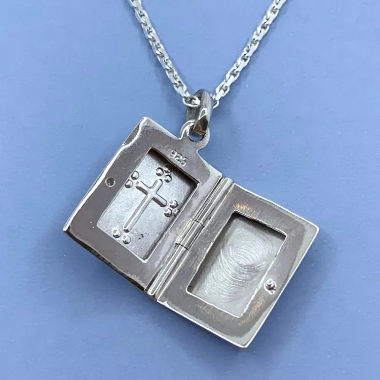 medaljonki hopeaa