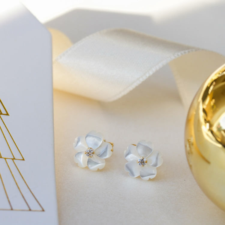 kukka korvarenkaat 9 karaatin kultaa kanssa zirkoni ja helmiäinen - Gold Collection
