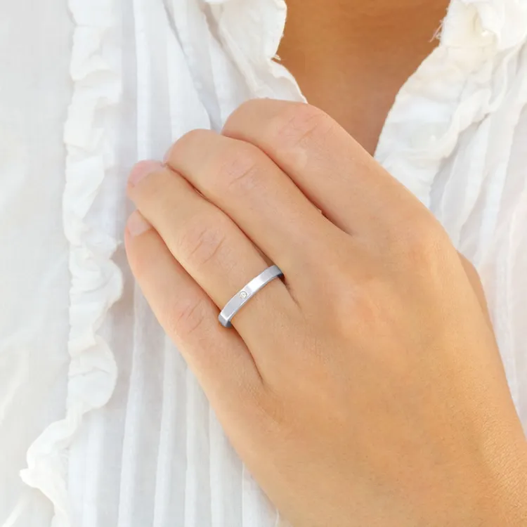 3 mm vihkisormus 9 karaatin valkokultaa 0,02 ct