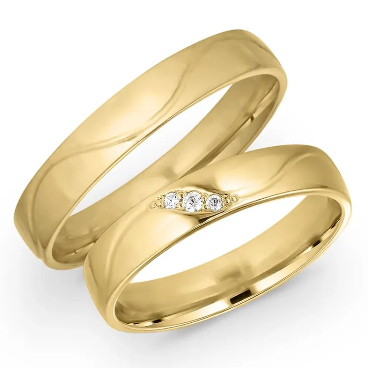 4 mm vihkisormusta 9 karaatin kultaa 0,008  ct ja 0,015 ct - setit