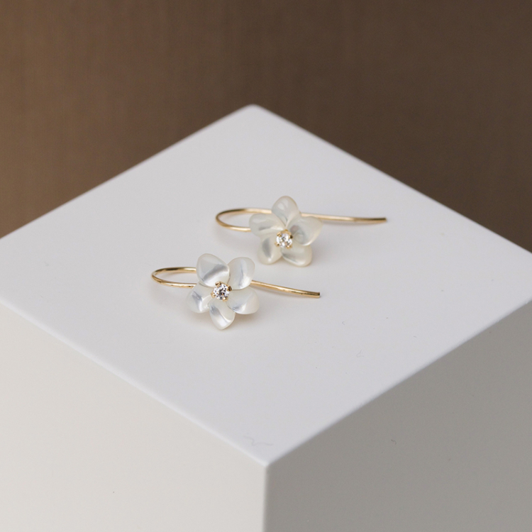 kukka korvarenkaat 9 karaatin kultaa kanssa zirkoni ja helmiäinen - Gold Collection
