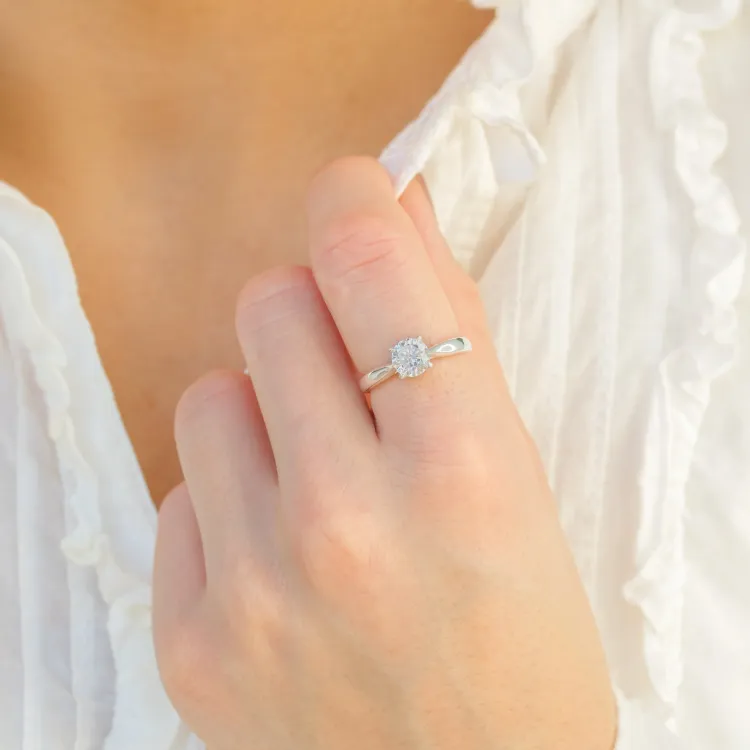 zirkoni solitaire-sormus hopea