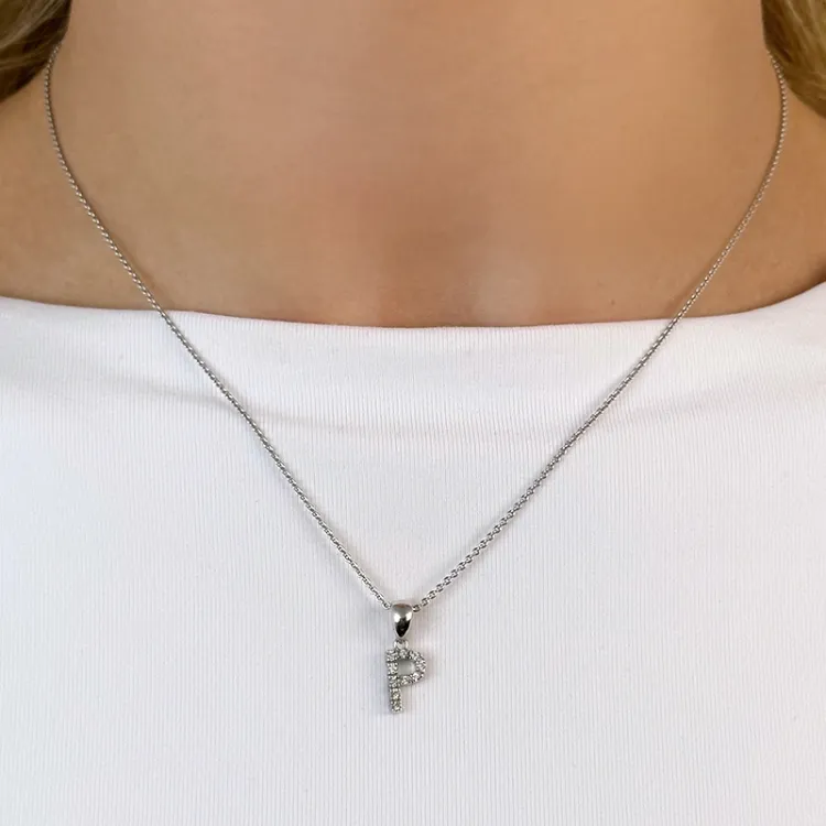 P-kirjain timantti riipus 9 karaatti valkokultaa 0,06 ct