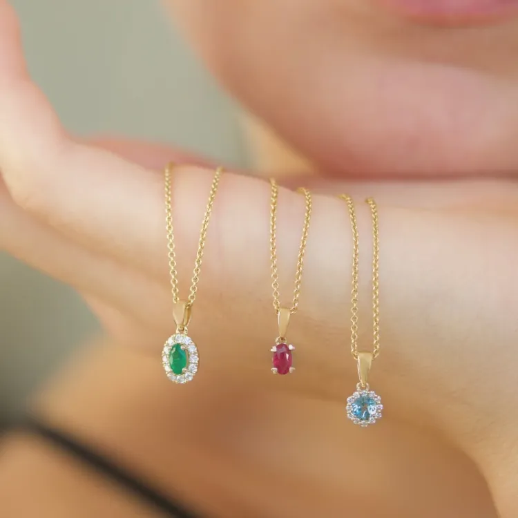 Elegantti pyöreä topaasi timanttiriipus 9 karaatti kultaa 0,07 ct 0,30 ct