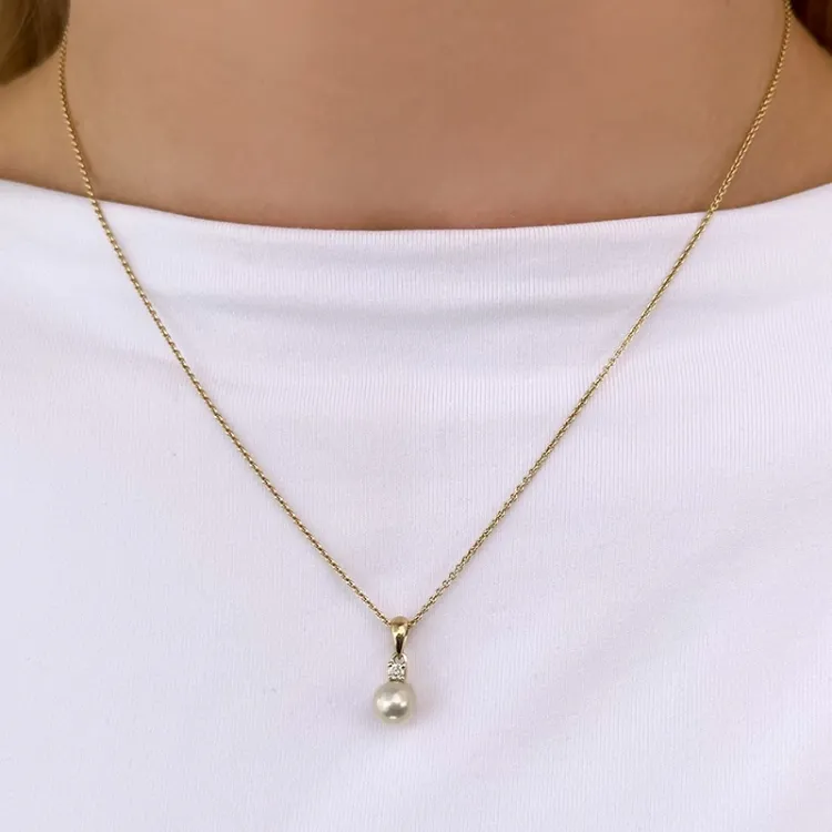 helmi timanttiriipus 9 karaatti kultaa 0,05 ct