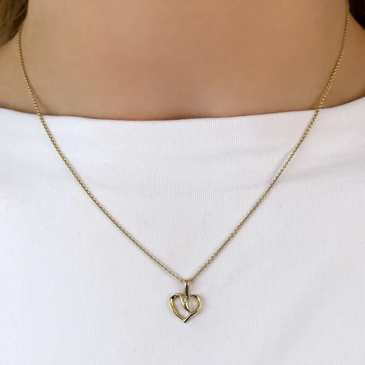Sydän riipus 9 karaatti kultaa 0,008 ct