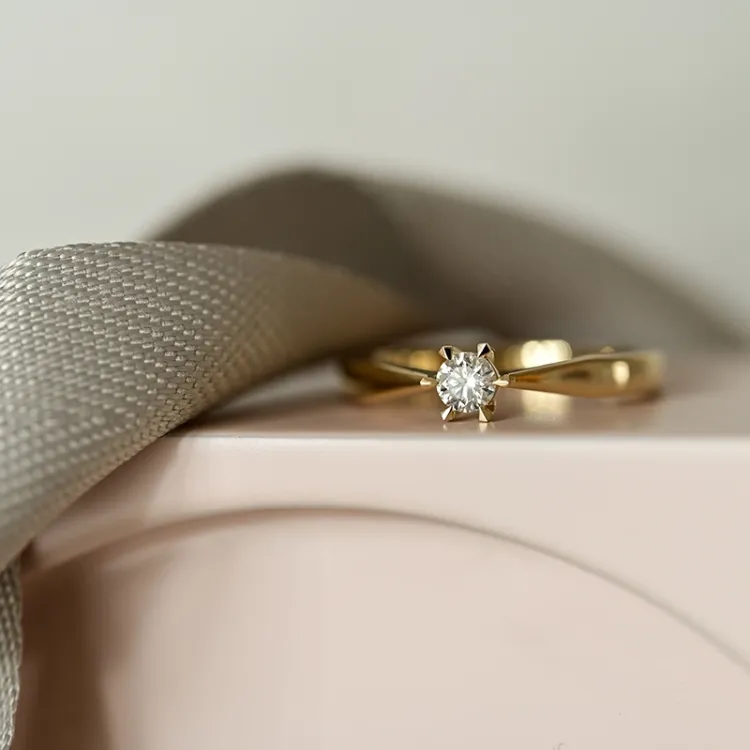 0,20 ct timantti solitaire-sormus 14 karaatin kultaa 0,20 ct