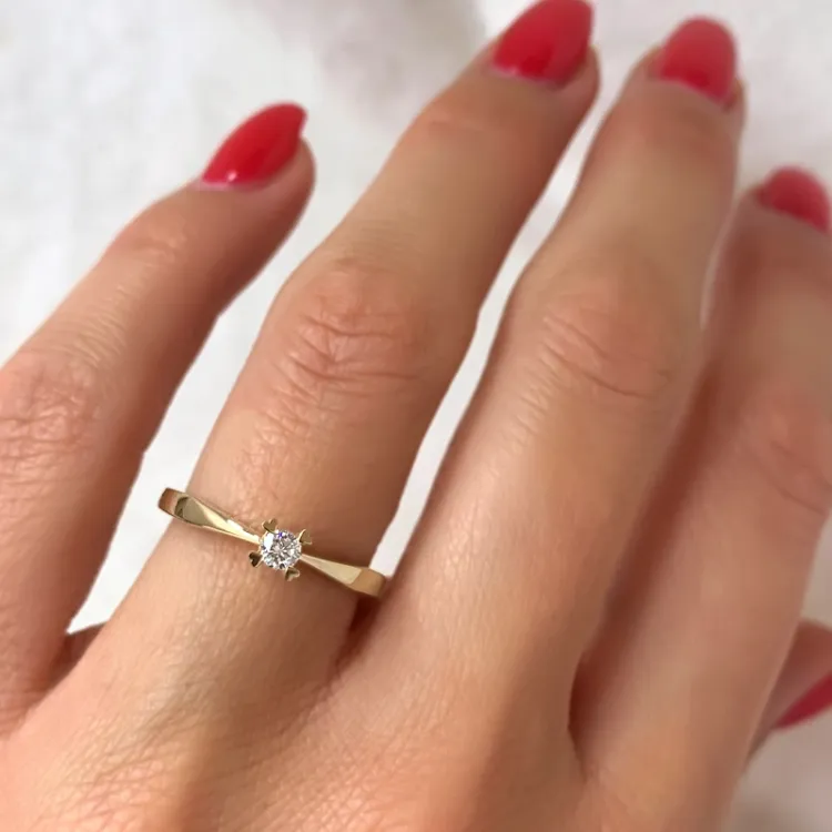 0,10 ct timantti solitaire-sormus 14 karaatin kultaa 0,10 ct