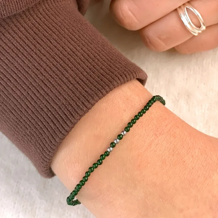 rannekoru  kivi ja 3 hematite - Loom Stones