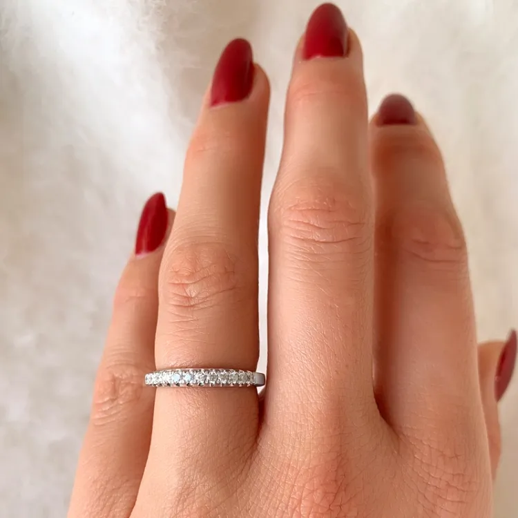 Timantti alianssisormus 14 karaatin valkokultaa 0,24 ct