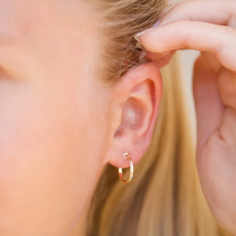 14 mm rengaskorvakorut 8 karaatin kultaa - Gold Collection