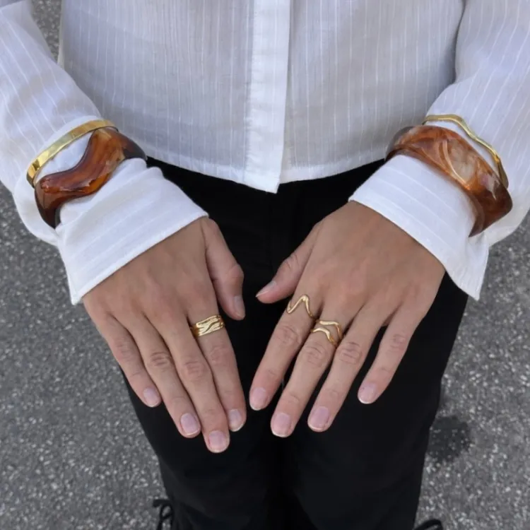 ruskea bangle hartsi - AURA