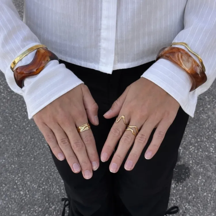konjakki värjätty bangle hartsi - AURA