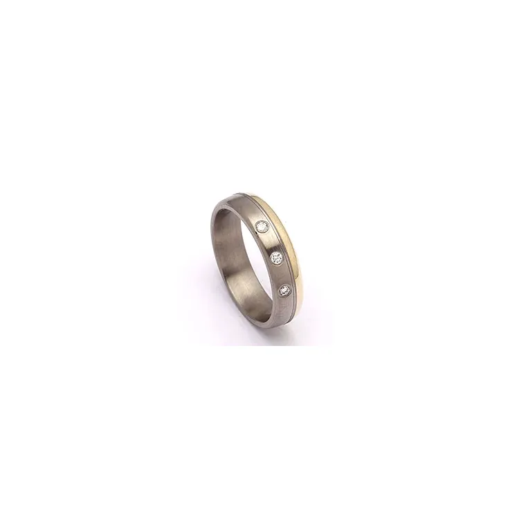Vihkisormus titaani ja keltakulta 0,06 ct