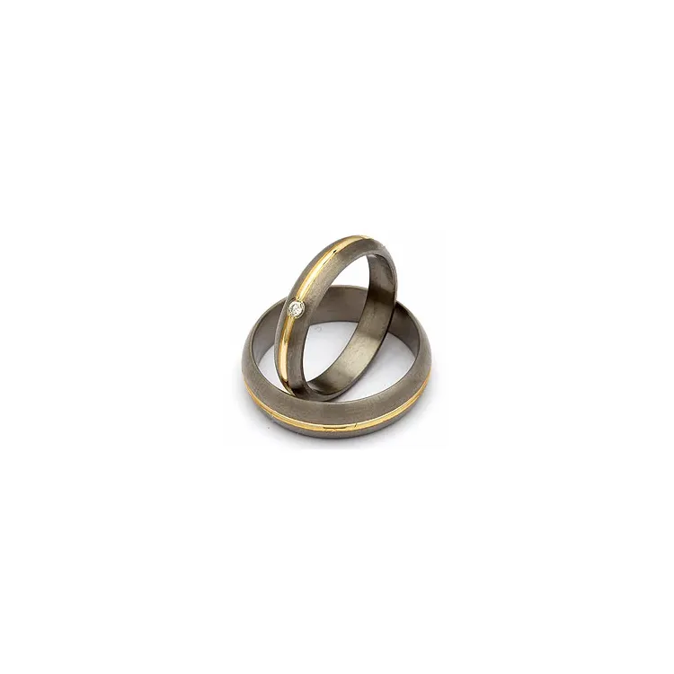 Vihkisormusta titaani ja keltakulta 0,03 ct