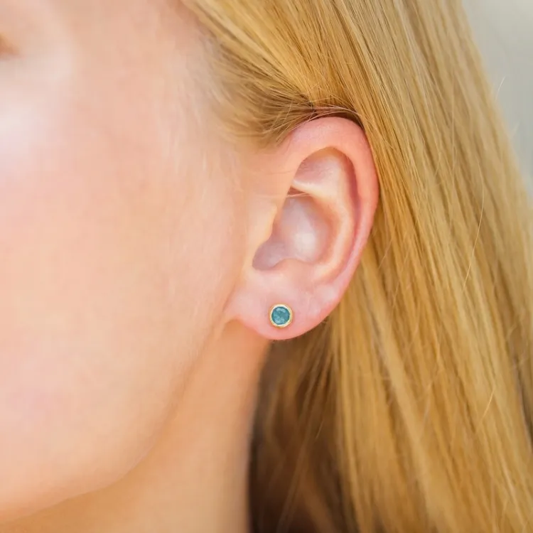 5 mm akvamariinia nappikorvakorut  kullattu hopea - Loom Stones