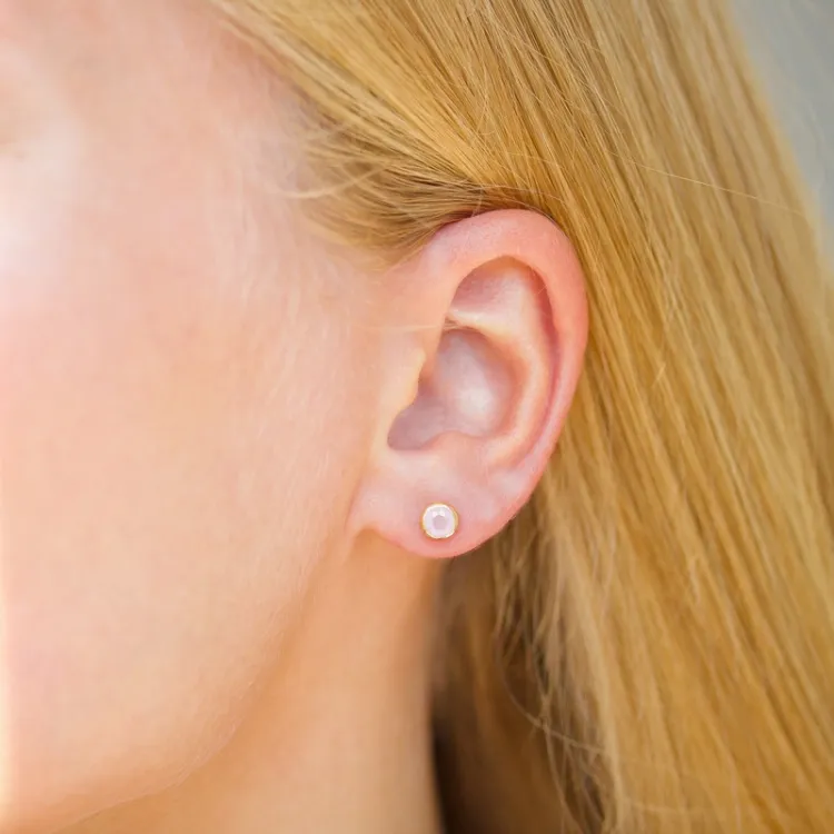5 mm ruusunvärinen kristalli nappikorvakorut  kullattua hopeaa - Loom Stones