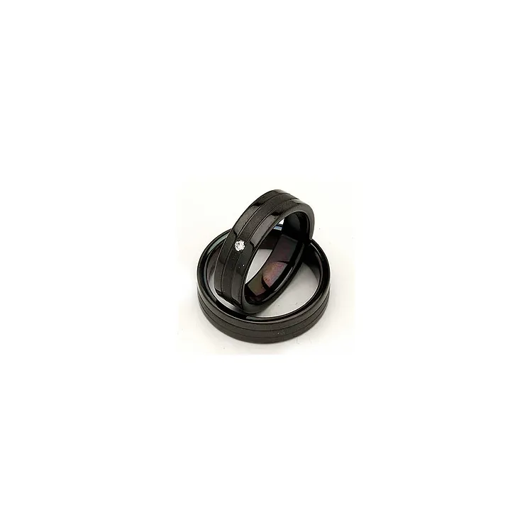 Vihkisormusta musta teräs 0,025 ct